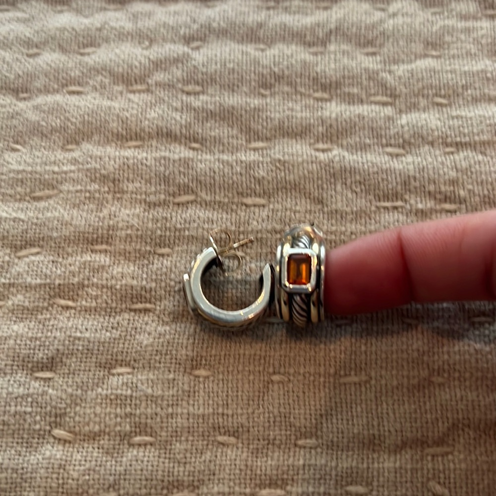 Gorgeous 100% authentic David yurman earrings